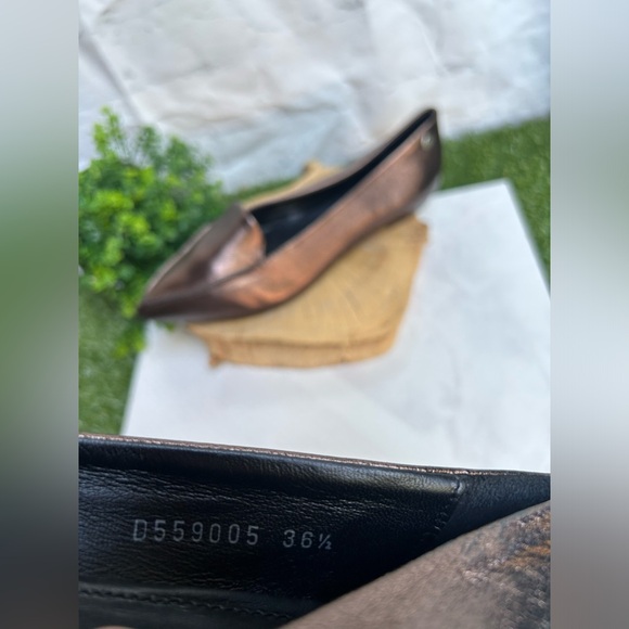 Agl Attilio Giusti Leombruni Vania
Pointed Toe Flat In Smoke size 36.5 US 6.5 - Picture 16 of 16